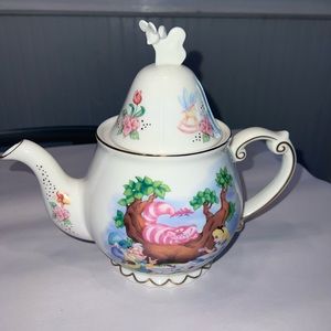 Alice in Wonderland Teapot
